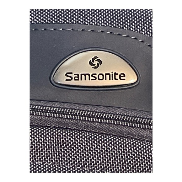 Samsonite Nexera Series II Carry-On Bag - Picture 4 of 10